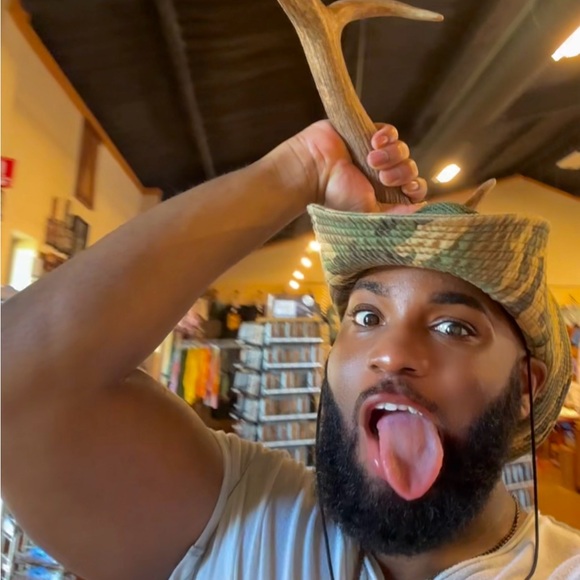 Meet the Posher: - Picture 2 of 2